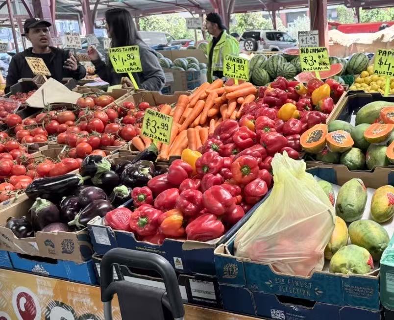Market stalls and groceries